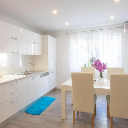 Apartment Laguna Ii Makarska